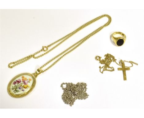 A SMALL COLLECTION OF JEWELLERY to include an 18ct gold signet ring, size G, weight 5g and a 9ct gold crucifix pendant, weigh