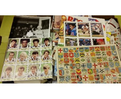 MIXED, selection, inc.. p/c, Hanna-Barbera The Flintstones, advertising; beer mats, trade cards, Ken-cards, Woods 100, Typhoo