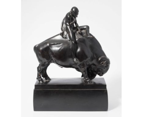 May, Karl(Frauenaurach 1884–1961 München)"Kobold mit Stier". 1911/1912. Bronze, schwarz patiniert. Eines von drei Exemplaren.