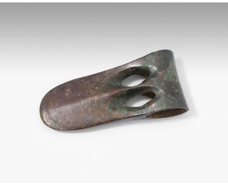 Entenschnabel-Axtkopf"Kanaanitischer Typus", Syrien, ca. 1450 - 1000 v. Chr., Bodenfund aus Bronze mit schöner Patina und ber