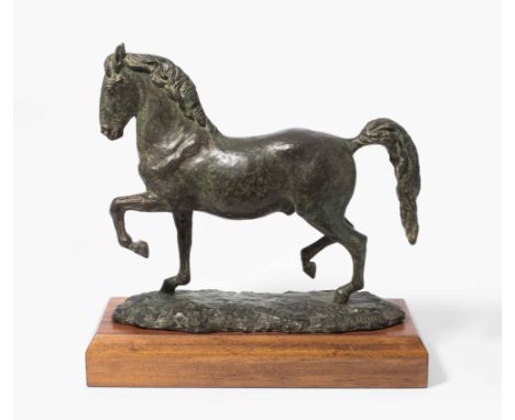 Kunz, Werner Friedrich(Zürich 1896–1981 Zürich)Pferd. Bronze. Auf der Bronze signiert und mit Punze: "Cera F. Amici persa". H