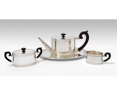 TeeserviceSchaffhausen, 20.Jh. Silber, 4-teilig. Herstellermarke Jezler. Ovale, gerade Form, Deckelknauf und ohrenneförmiger 