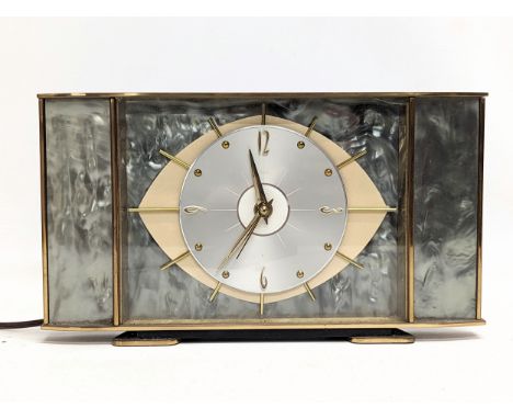 A vintage Metamec mantle clock. 28x15.5cm 