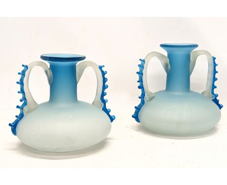 A pair of vintage Art Glass vases. 20x18cm 