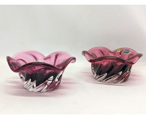A pair of vintage Bohemian Art Glass bowls. 17x8cm 
