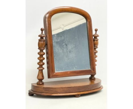 A Victorian mahogany tabletop dressing mirror. 48x18x50cm 