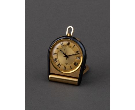 Circular dial with Roman numeral hour markers, sweeping seconds hand, calibrated inner ring, date aperture at three o'clock, 