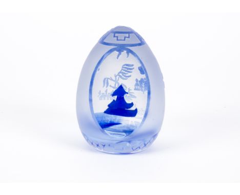Helen MacDonald c2003 a Caithness 'Willow' pattern paperweight, of oviform shape enclosing a Chinese pagoda, the frosted exte