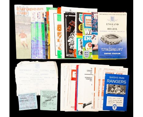 Miscellaneous: A collection of assorted miscellaneous football programmes and memorabilia to include: a single sheet Football