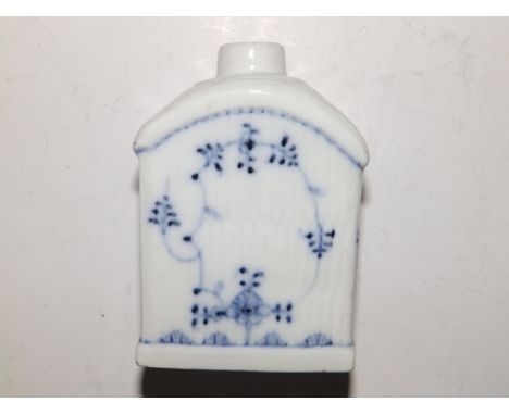 An old blue &amp; white porcelain tea caddy decorated in the onion pattern - neck cracked.