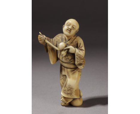 An early 19th century Japanese netsuke from Edo period. Signed "Hichibun" o "Isshi" on the base. In carved ivory portraying a