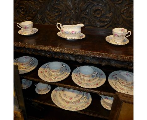 A Royal Standard porcelain part tea set/dinner service with foliate spray decoration 