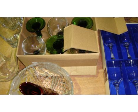 Assorted glassware 