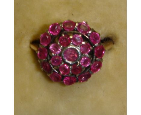 18 ct gold ruby cluster ring