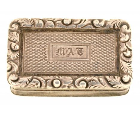 A GEORGE IV SILVER VINAIGRETTE 3cm l, by Lawrence &amp; Co, Birmingham 1828, 7dwts++Light wear on engine turning on base, gri