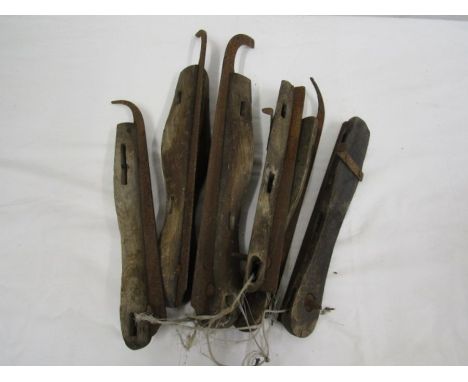 Vintage fen runners/ skates