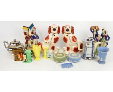 A quantity of mixed ceramics to include flatback Staffordshire figures, a pair of Staffordshire dogs, a pair of small Beswick