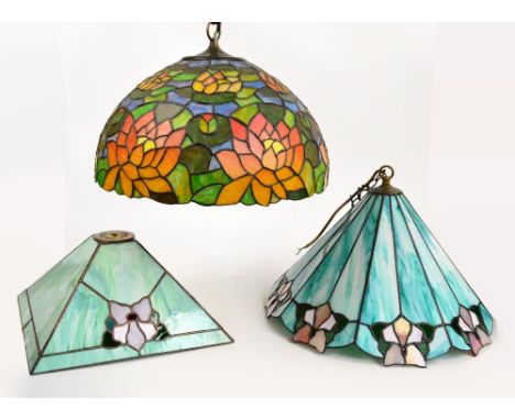 A modern Tiffany style hanging light, two others and a pair of wall lights (5).