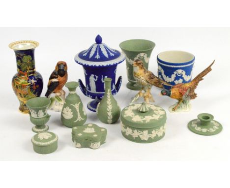 A small quantity of ceramics including green Wedgwood jasper ware, Carltonware vase, Goebel bird, etc. CONDITION REPORT: The 