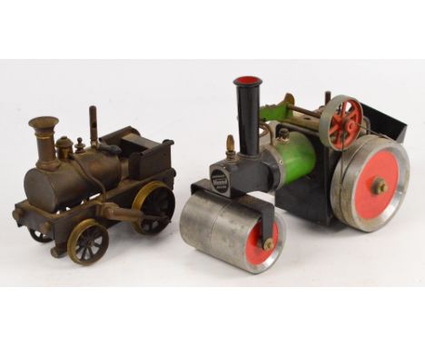 A vintage Mamod green and red painted steam engine roller and a steam engine locomotive (2). CONDITION REPORT: Postage within