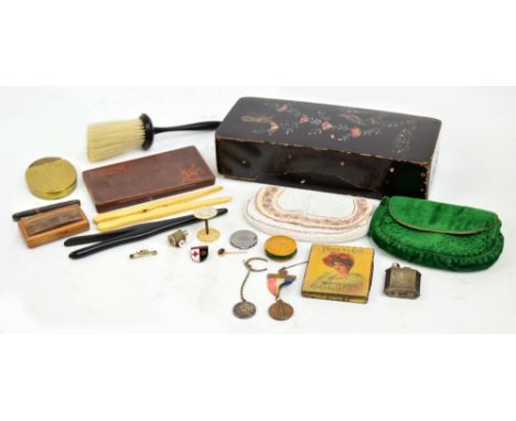 A mixed collectors lot including an 18th century oval brass snuff box, a beaded evening purse and another example, glove stre