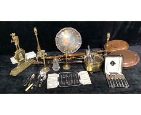 Metalware - an Edwardian brass table lamp, fluted column, three 'webbed' paw feet, 36cm high over fitting; another similar; a