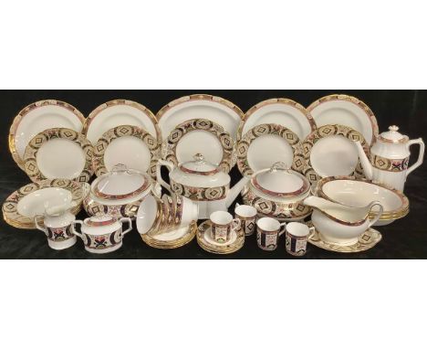 A Royal Crown Derby Chelsea garden pattern dinner, coffee and tea service comprising, pair of vegetable dishes and covers, th