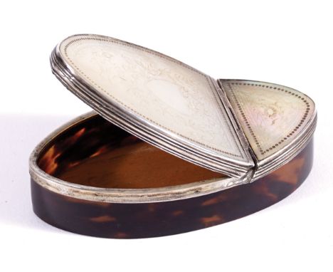 EIGHTEENTH-CENTURY SILVER MOTHER O_ PEARL AND TORTOISE SHELL CASED SNUFF BOX2 cm. high; 9 cm. wide; 4.5 cm. deep