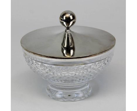 Deckeldose aus Glas u. Silber, Deutschland 2. H. 20. Jh., Klarglas, Wandung mit Waffeldekor, facettierter Fuß, Silberdeckel g