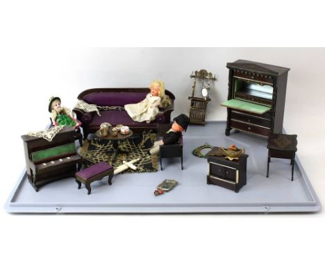 Biedermeier Puppenzimmer, ohne Kasten, Deutschland Ende 19. Jh., bestehend aus großem Sofa, kleinem Sofa, Sessel, Wohnzimmert