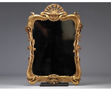 Carved and gilded wood mirror from 18th centuryÂ&nbsp; - Weight: 4.30 kg - Shipping unavailable - Region: France - Sizes: H 5