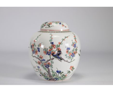 Covered vase in Chinese porcelain of the famille verte decorated with birds - Weight: 2.62 kg - Shipping available - Region: 