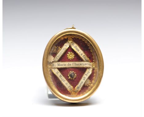 Brass reliquary from 19th century - Weight: 32 g - Shipping available - Region: Europe - Sizes: H 50 MM L 40 MM - At first gl
