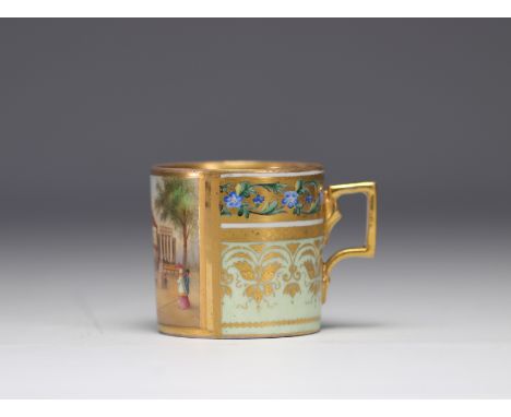 Porcelain cup decorated with a coloured landscape of a square from Vienna - Weight: 120 g - Shipping available - Region: Autr