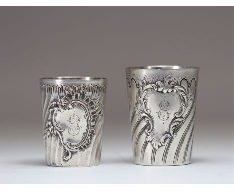 (2) Embossed and engraved solid silver kettledrums from Paris from 19th centuryÂ&nbsp; - Weight: 233 g - Shipping available -