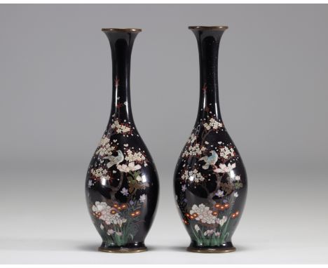 A pair of cloisonne vases with birds on a blue background from Meiji period (æ˜Žæ²»æ™‚ä»£) circa late 19th centuryÂ&nbsp; - W