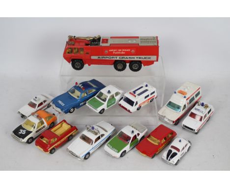 Corgi - A collection of 13 unboxed Corgi diecast Emergency themed model vehicles in various scales. Lot includes Corgi Chubb 