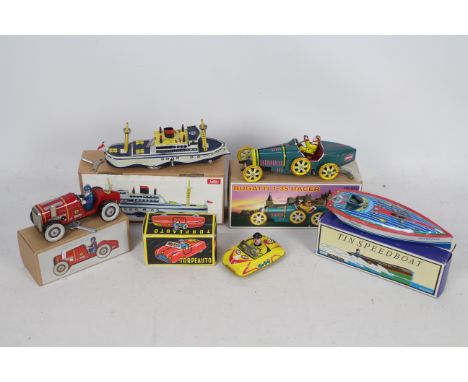 Schylling - Paya - Lemezarugyar  - 5 x boxed clockwork tinplate toys including Bugatti T-35 Racer, Dragon Fly Speedboat, Mari