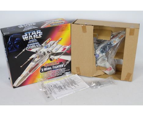 Star Wars X-Wing Fighter 1995 Tonka - Kenner - Lucasfilm - Boxed. Item appears to be in VG condition, box has slight storage 