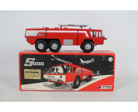 CEF - A boxed 1:43 scale diecast CEF Sides S2000 Ultra Heavy Foam Crash Tender. The model appears to be in Very Good - Excell