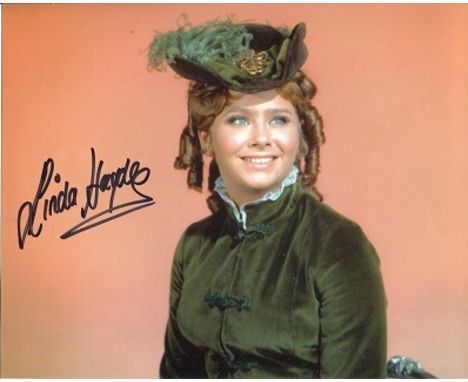 Linda Hayden: 8X10 Photo Signed By Hammer Horror Movie Actress Linda Hayden Good condition.  All items come with a Certificat