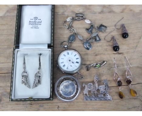 A mixed lot of antique and vintage jewellery, silver and white metal.  