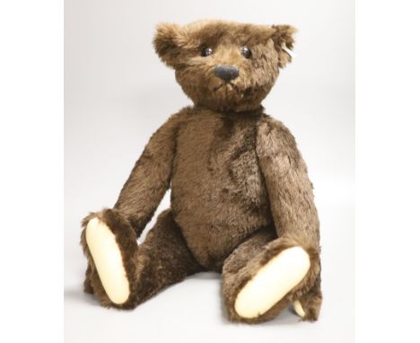 A Steiff 1907 collectors bear