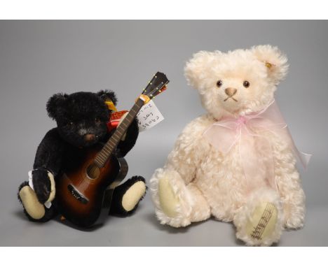 Candle in the wind, Steiff, with certificate and Steiff Bobby Musical Bear with Guitar (2)