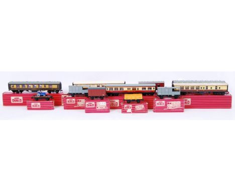 A set of x11 Hornby &amp; Hornby Dublo railway models - all 00 gauge. These models include a restaurant car, goods brake van 