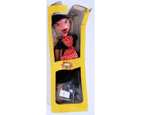 A vintage 1950's Pelham Puppet ' SM Witch ' within the original box

POSTAGE: Worldwide Postage &amp; Packing Available On AL