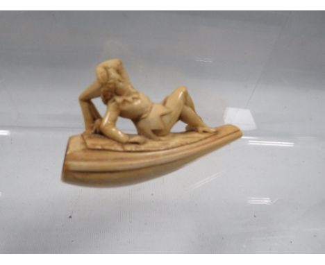 An antique finely carved Meerschaum pipe 