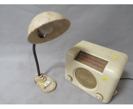 A vintage table desk lamp together with a vintage radiogram (2) 