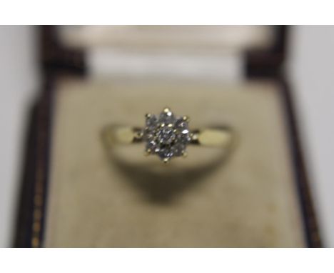 A 18ct gold gold &amp; diamond cluster ring 