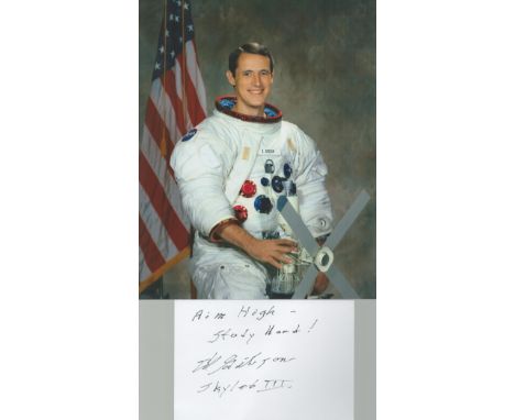 NASA astronaut Edward Gibson A white card (measuring approx. 6"x4") beautifully signed -who served on the support crew of Apo